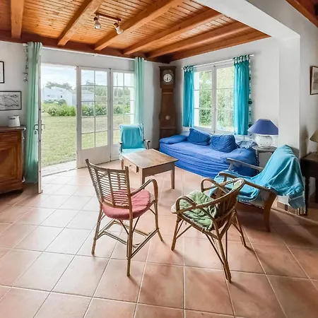 Pet Friendly In Lile-dyeu With Kitchen