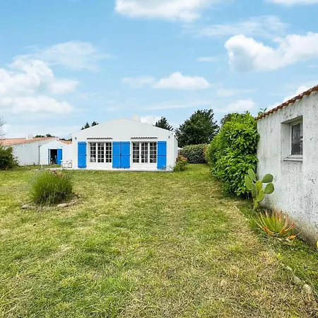 Pet Friendly In Lile-dyeu With Kitchen Holiday home Ile d'Yeu