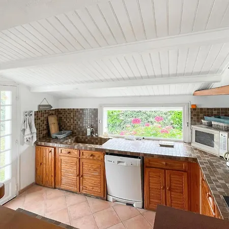 Holiday home Pet Friendly In Lile-dyeu With Kitchen Ile d'Yeu
