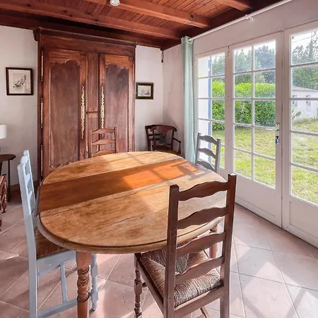 Pet Friendly In Lile-dyeu With Kitchen * Ile d'Yeu