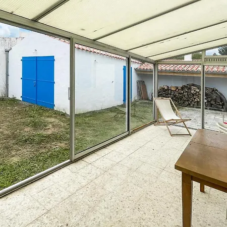 Pet Friendly In Lile-dyeu With Kitchen Holiday home