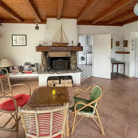 Hébergement de vacances Maison A 200 M De La