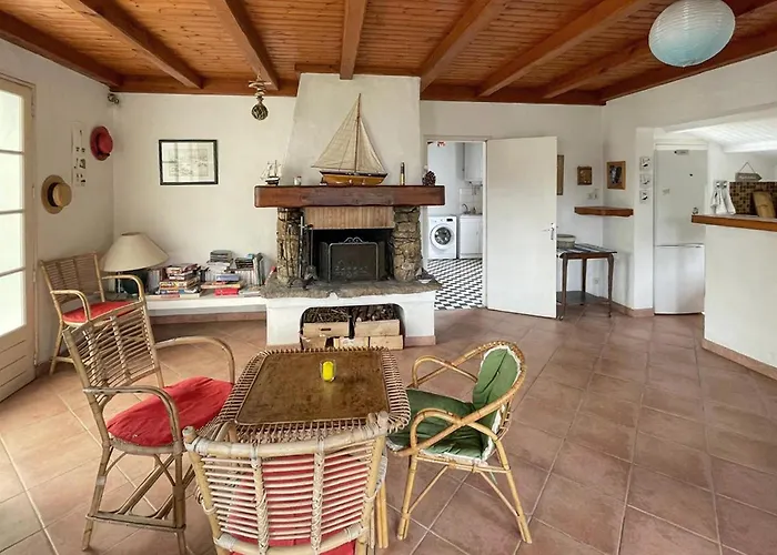 Hébergement de vacances Maison A 200 M De La